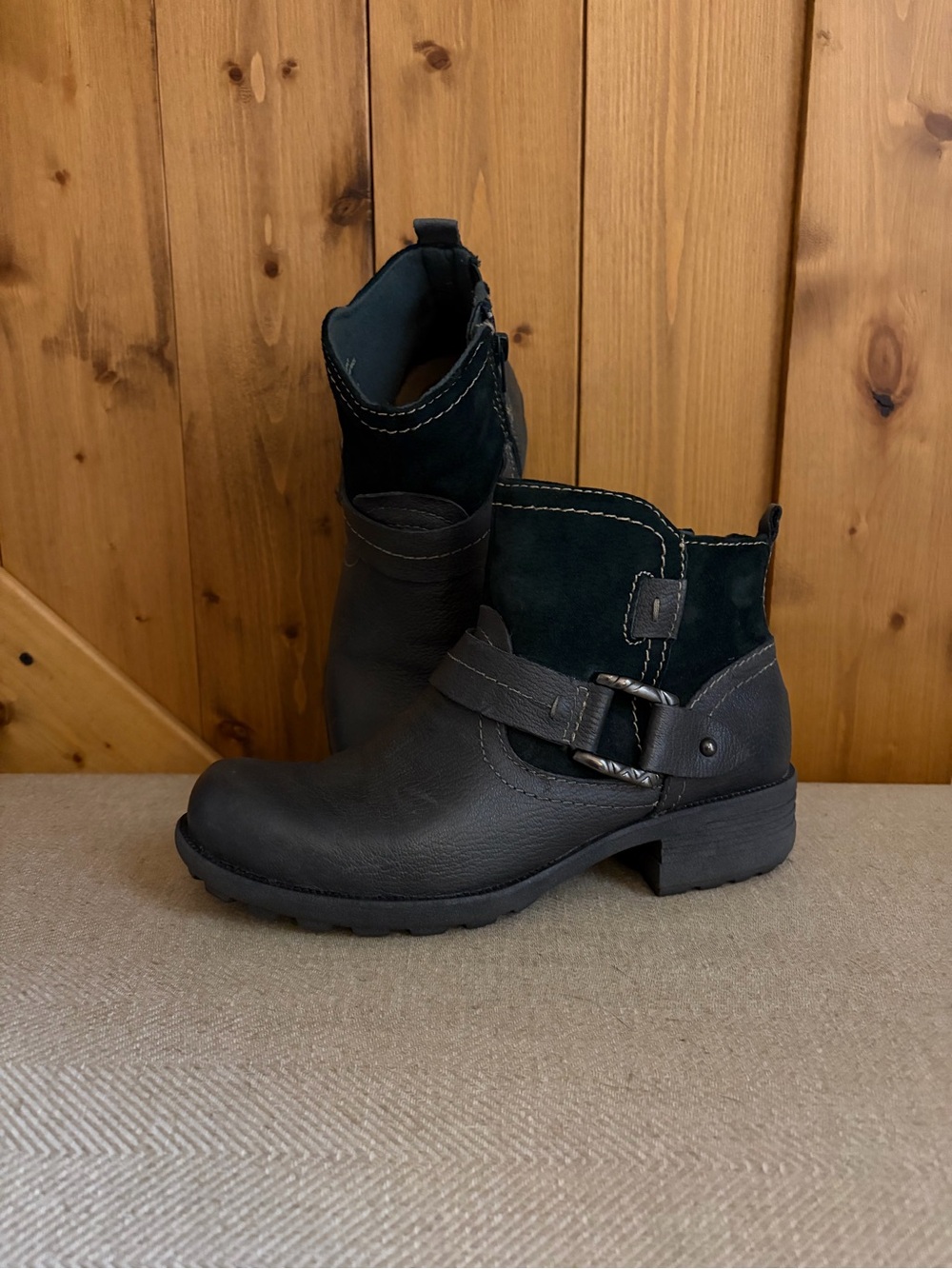 Women's Earth Origins Paris Style Ankle Bootie| Size 7M